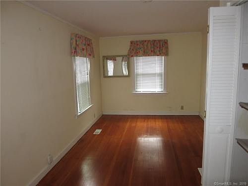 5th image of 58 Sill Ln