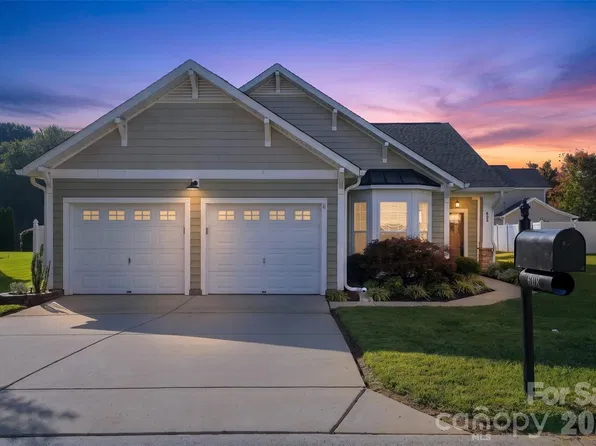 608 Goldflower Dr, Rock Hill, SC 29732
