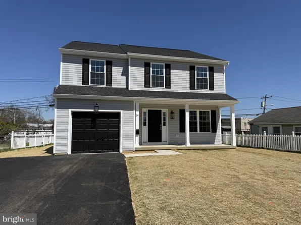 31 Memorial Dr, New Castle, DE 19720