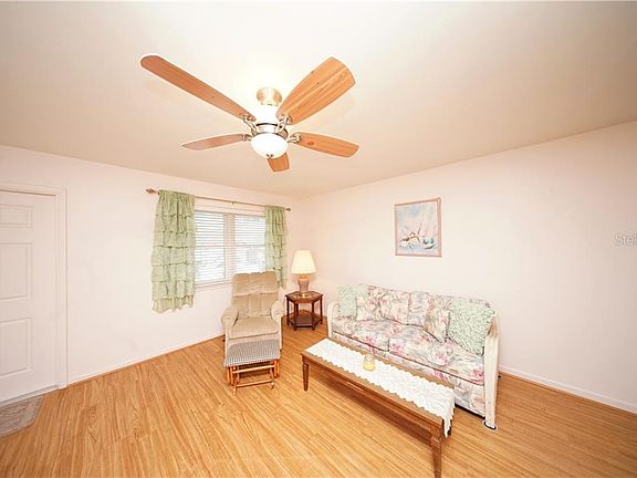 3rd image of 6050 21st St N APT 5
