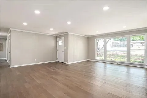 Vanguard Cir SW — Photo 11