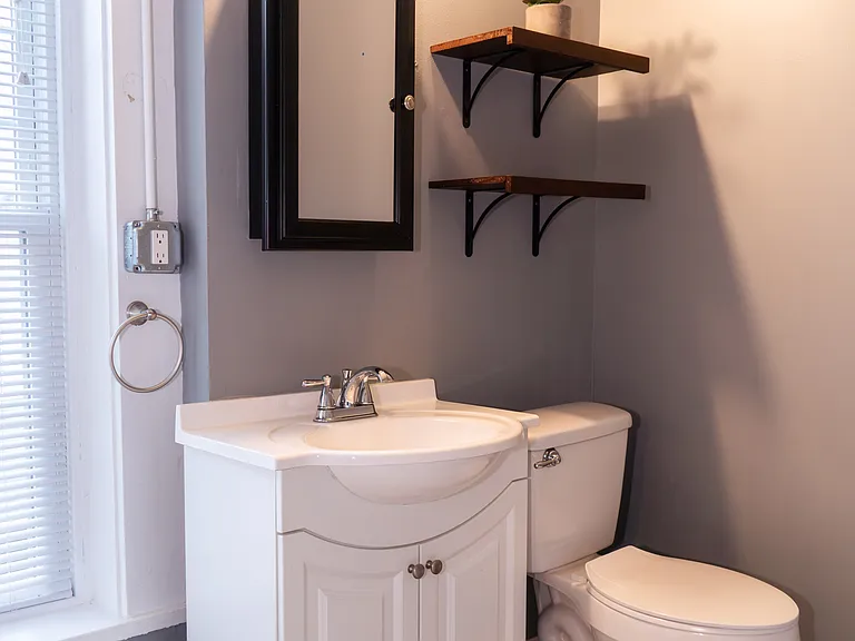 117 E Vine St — Photo 30