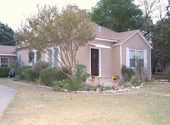 2nd image of 301 Ballentine St