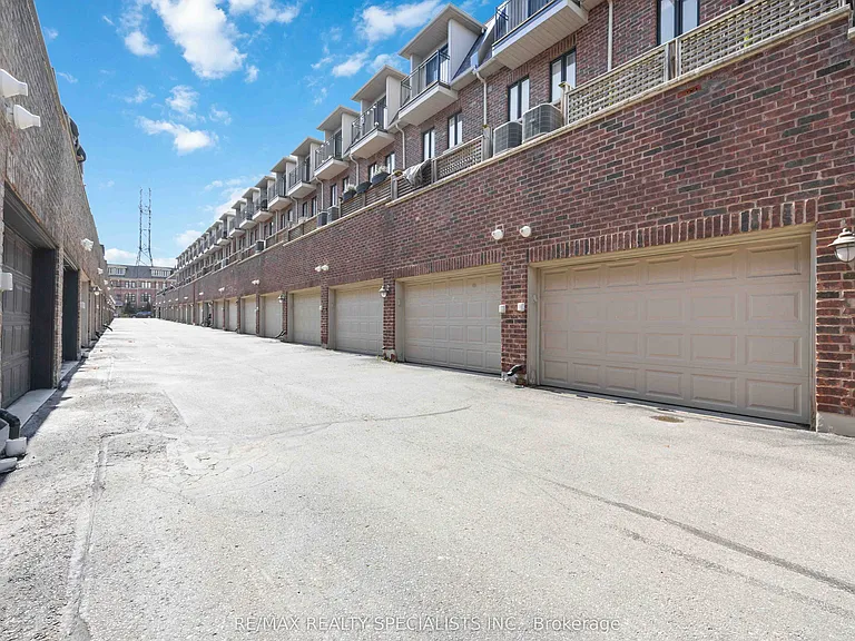 1864 Burnhamthorpe Rd E — Photo 33