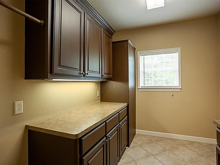 289 Broadmoor Dr — Photo 31