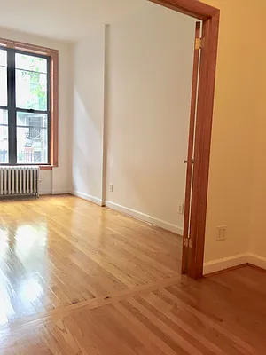 Rented by Warren T Real Estate Corp. | media 14