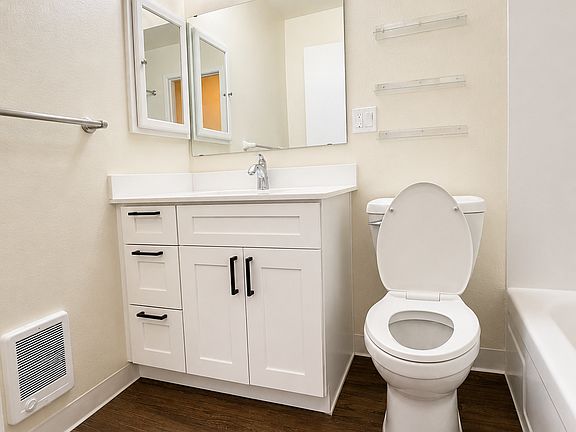 4th image of 321 Poppy Rd #311