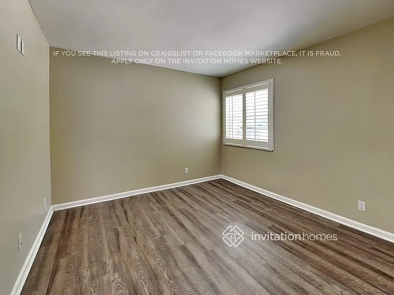 4433 NW 67th Ave — Photo 15