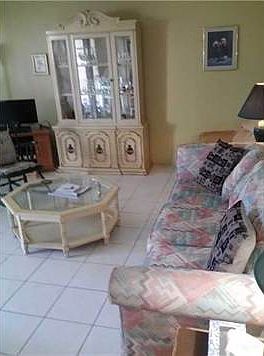 3rd image of 17090 NE 14th Ave APT 109