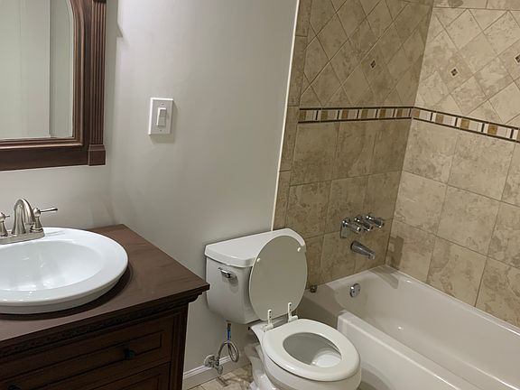 2nd image of 205 Countryside Ln SE