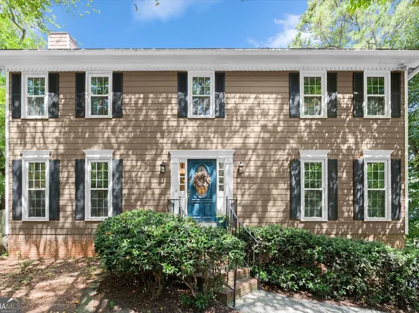 4977 Kings Wood Dr NE, Roswell, GA 30075