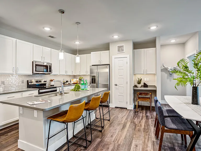 Icon Apartment Homes at Hardin Valley — Photo 18
