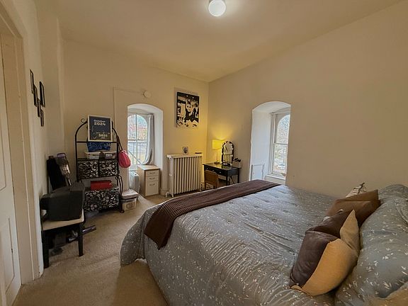 4th image of 63 E Oakland Ave Floor 3