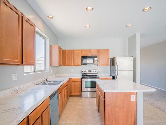 4th image of 17880 N 183rd Ave