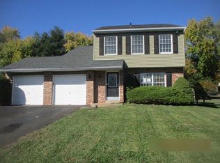 67 Jasen Dr, Chalfont, PA 18914