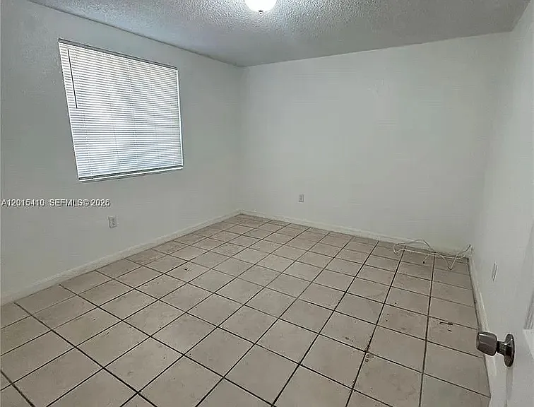 5814 NE 4th Ct #3 — Photo 11