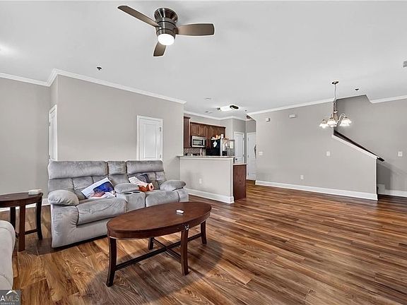 4th image of 7454 Pine Brook Rd