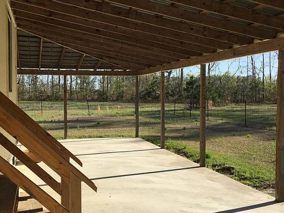 Back Porch Area - Back Entry to Cottage