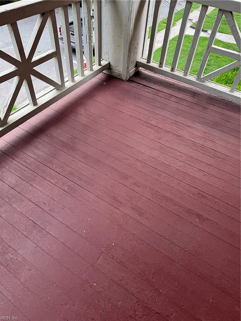 817 Gates AVE — Photo 2