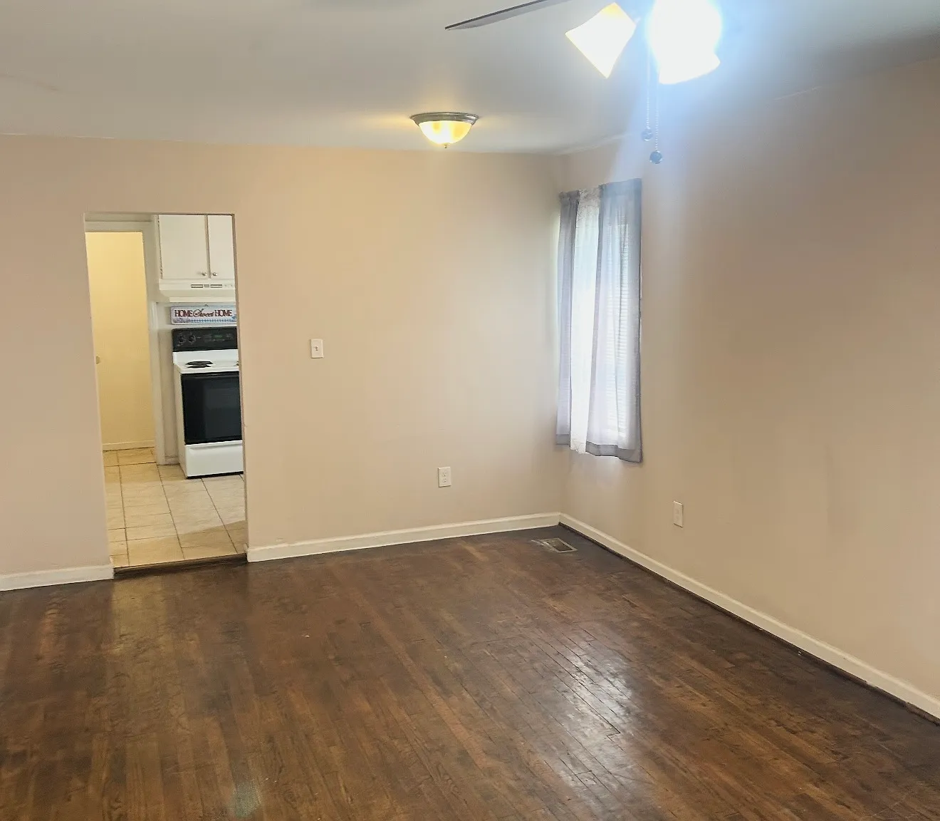 2 bed, 900 sqft, $795 — Photo 2