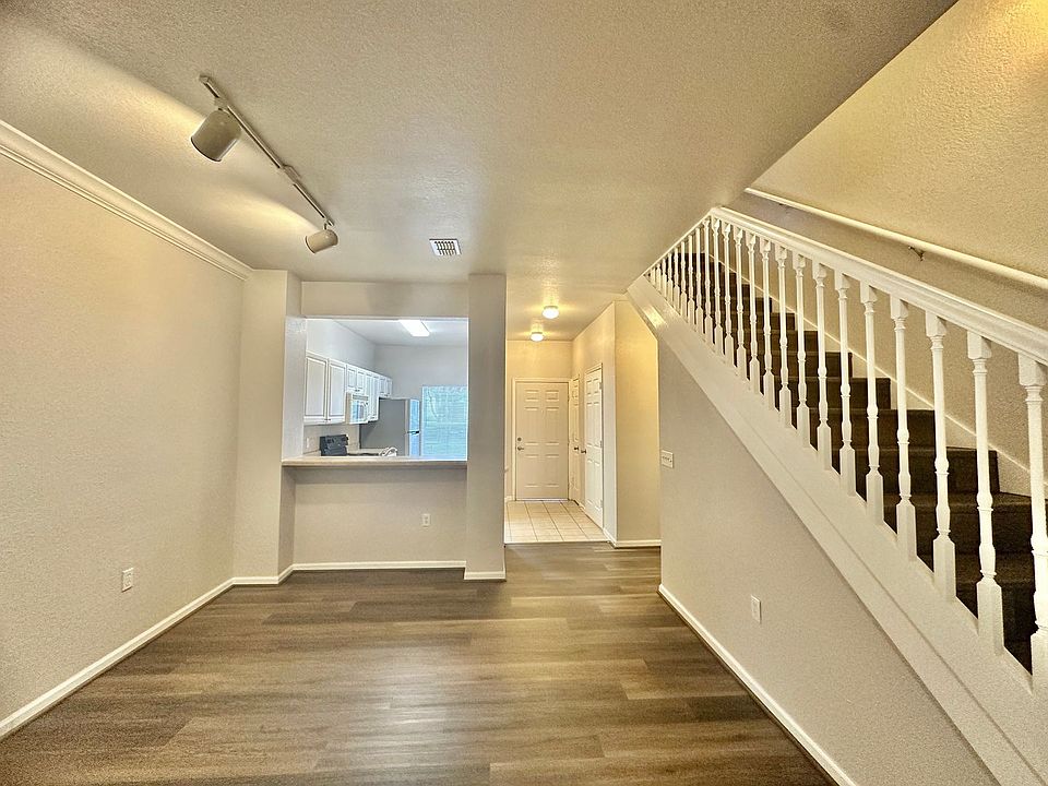 1st image of 4406 NW 49th St APT 105