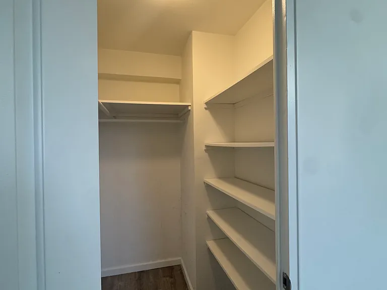 601 Surf Ave #6 — Photo 8