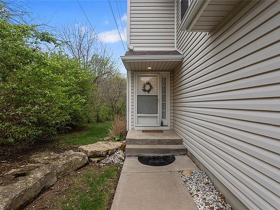 3rd image of 3501 NE Austin Dr