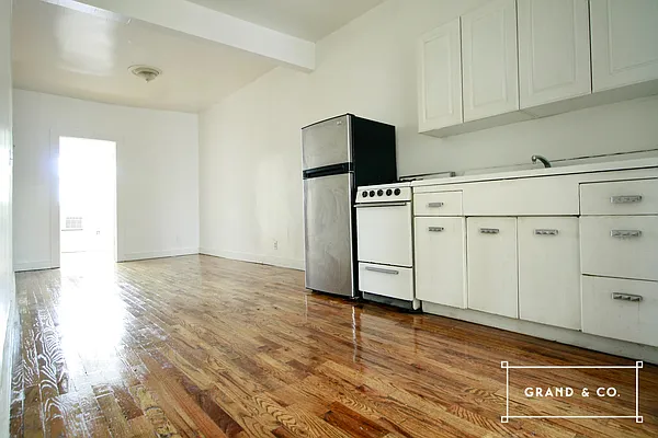 Rented by Grand & Co. | media 26