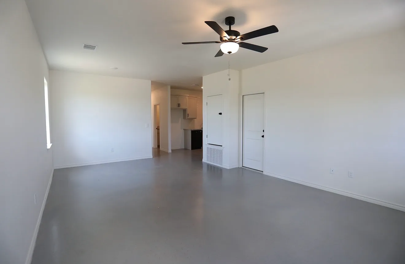 3 bed, 1330 sqft, $1,700 — Photo 3
