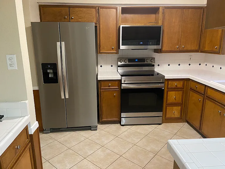 321 Englewood Dr — Photo 14
