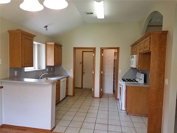 5th image of 15605 Stone Meadows Dr