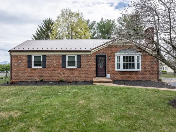 905 Keezletown Rd, Weyers Cave, VA 24486