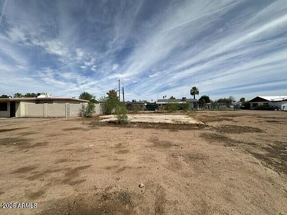 5th image of 610 W Wilson Place #14