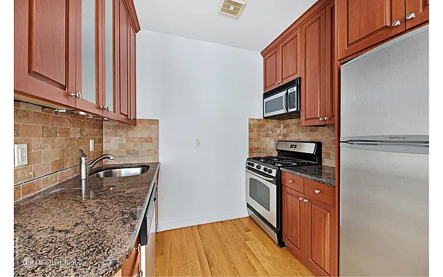 Sold by Douglas Elliman | media 18