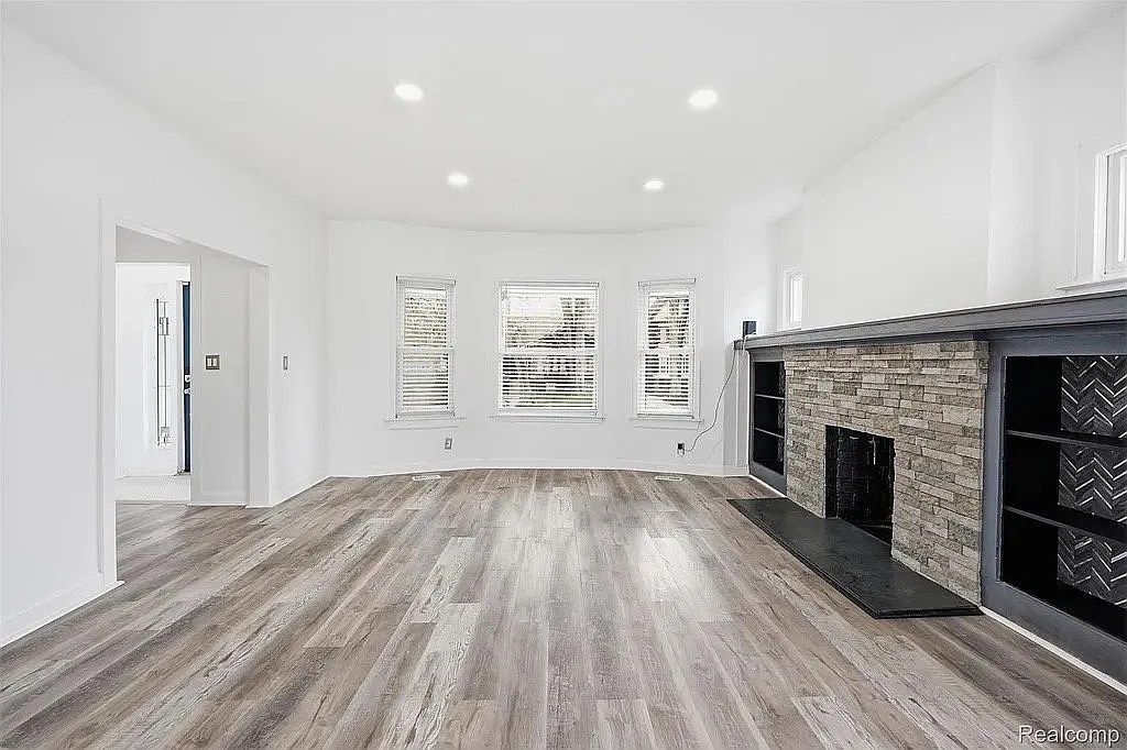 Charming 3 Bed/2 Bath Single Family Home in Detroit - $1500/mo — Photo 3