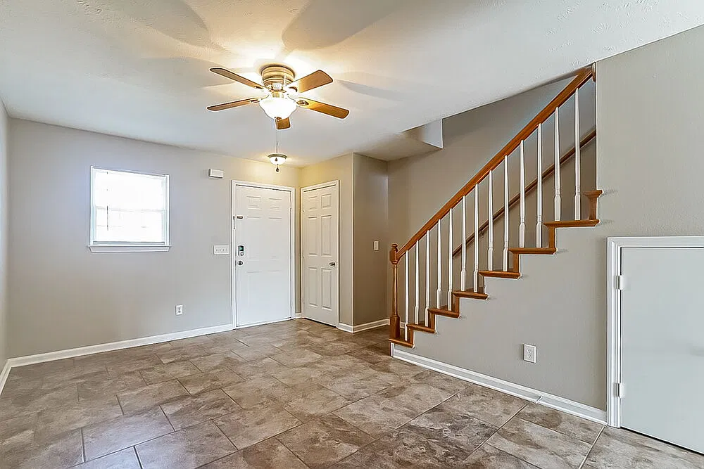 2 bed, 1.5 bath, 910 sqft, $1,530 — Photo 4