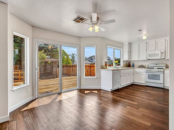 4th image of 5 Cherry Blossom Ct