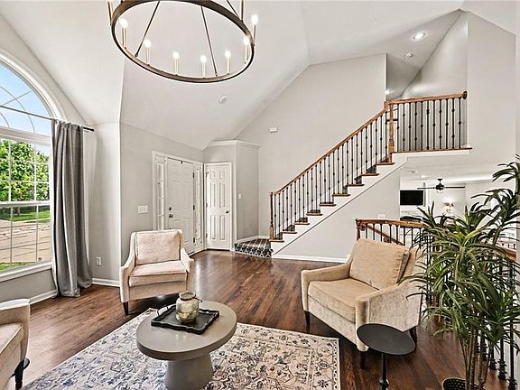 5th image of 18106 Guinevere Ct
