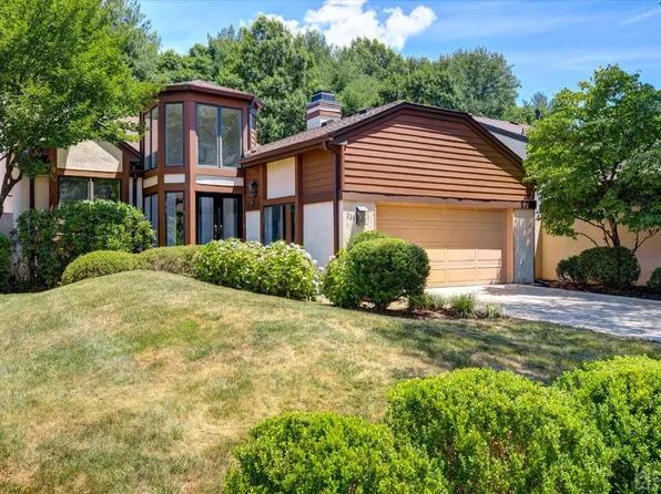 225 Sayre Dr, Princeton, NJ 08540