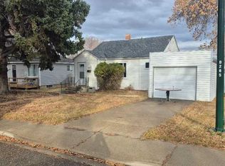 52 S 8th St SE, Medicine Hat, AB T1A1L1