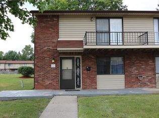 61 Trails End, Greenwood, IN 46142
