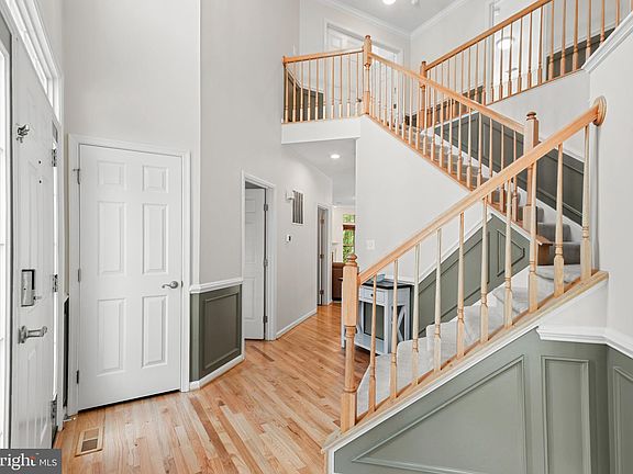 5th image of 17 Sheridan Ln