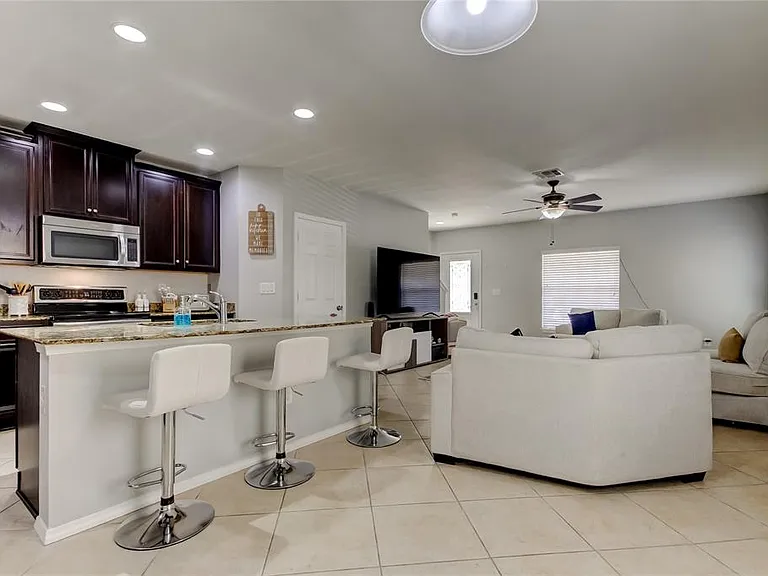 4623 Chatterton Way — Photo 5