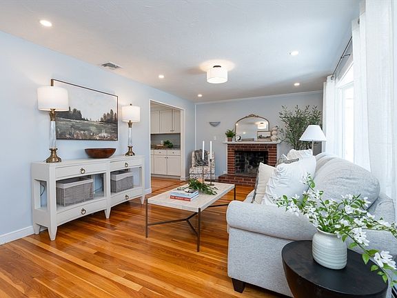2nd image of 108 Azalea Dr