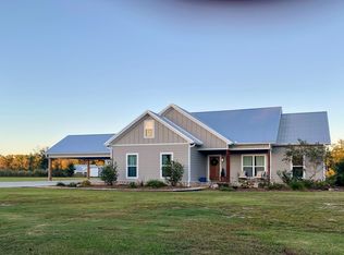 1458 Paris Ave, Swainsboro, GA 30401