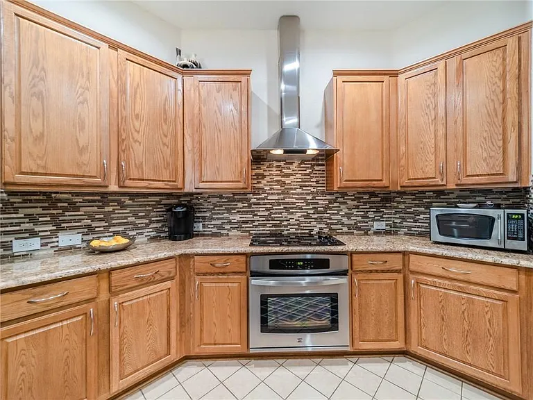 8574 Robertson Dr — Photo 8