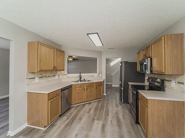 1001 Omaha Dr — Photo 8