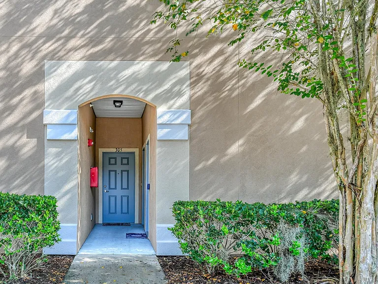 303 Golden Lake Loop St — Photo 3