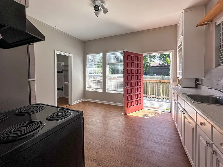 611 Nelray Blvd #B — Photo 27