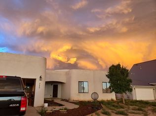 724 1st St NE, Rio Rancho, NM 87124